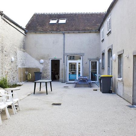 Fontaineblhostel Hostel & Camping Near Fontainebleau La Chapelle-la-Reine Zewnętrze zdjęcie