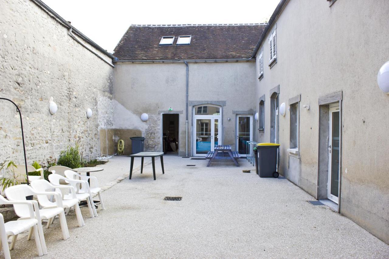 Fontaineblhostel Hostel & Camping Near Fontainebleau La Chapelle-la-Reine Zewnętrze zdjęcie